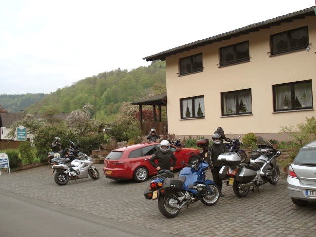 photo3.jpg